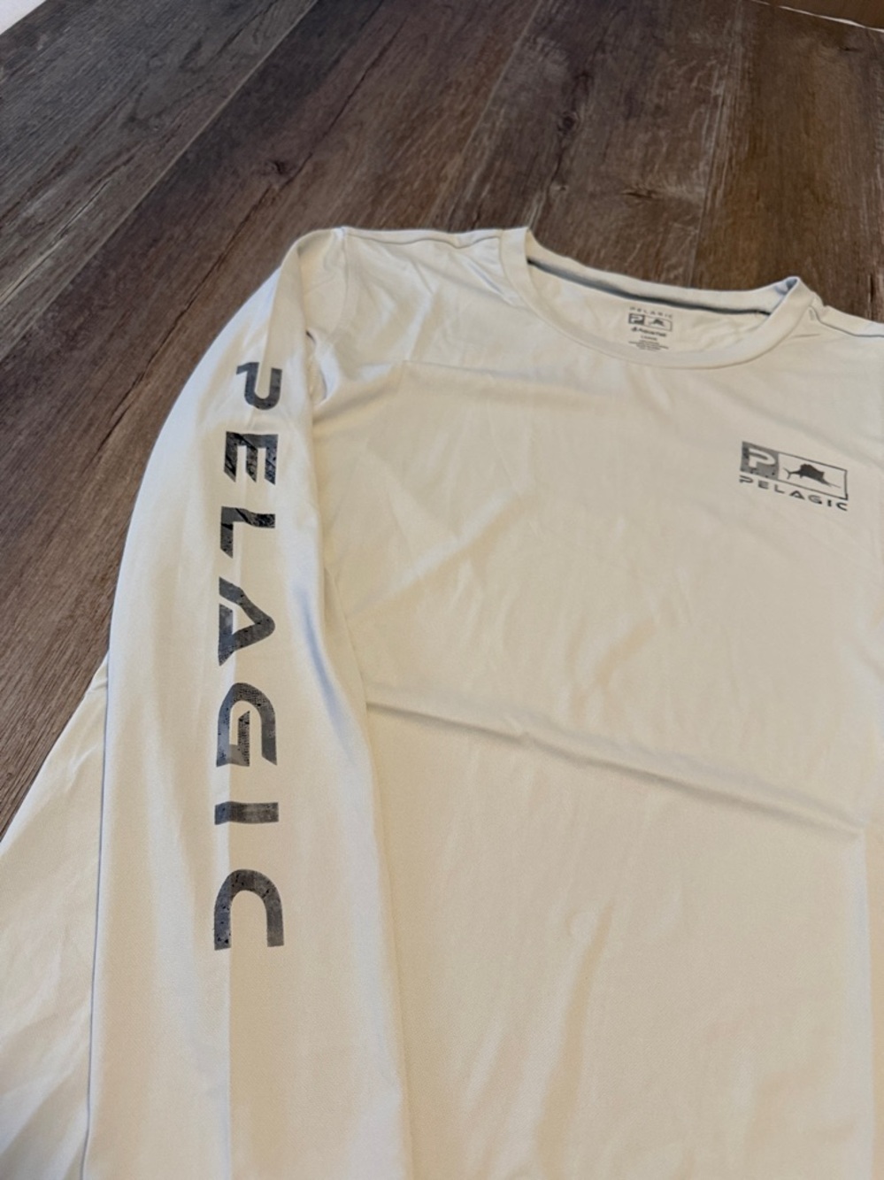 Pelagic White Long Sleeve Women’s Rash Guard - Picture 7 of 9